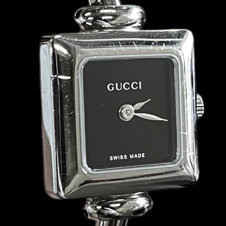 新品電池/稼働　GUCCI レザー 腕時計　クォーツ　レディース スクエア 新品電池 稼働品 GUCCI グッチ レディース腕時計 1900L クォーツQZ
