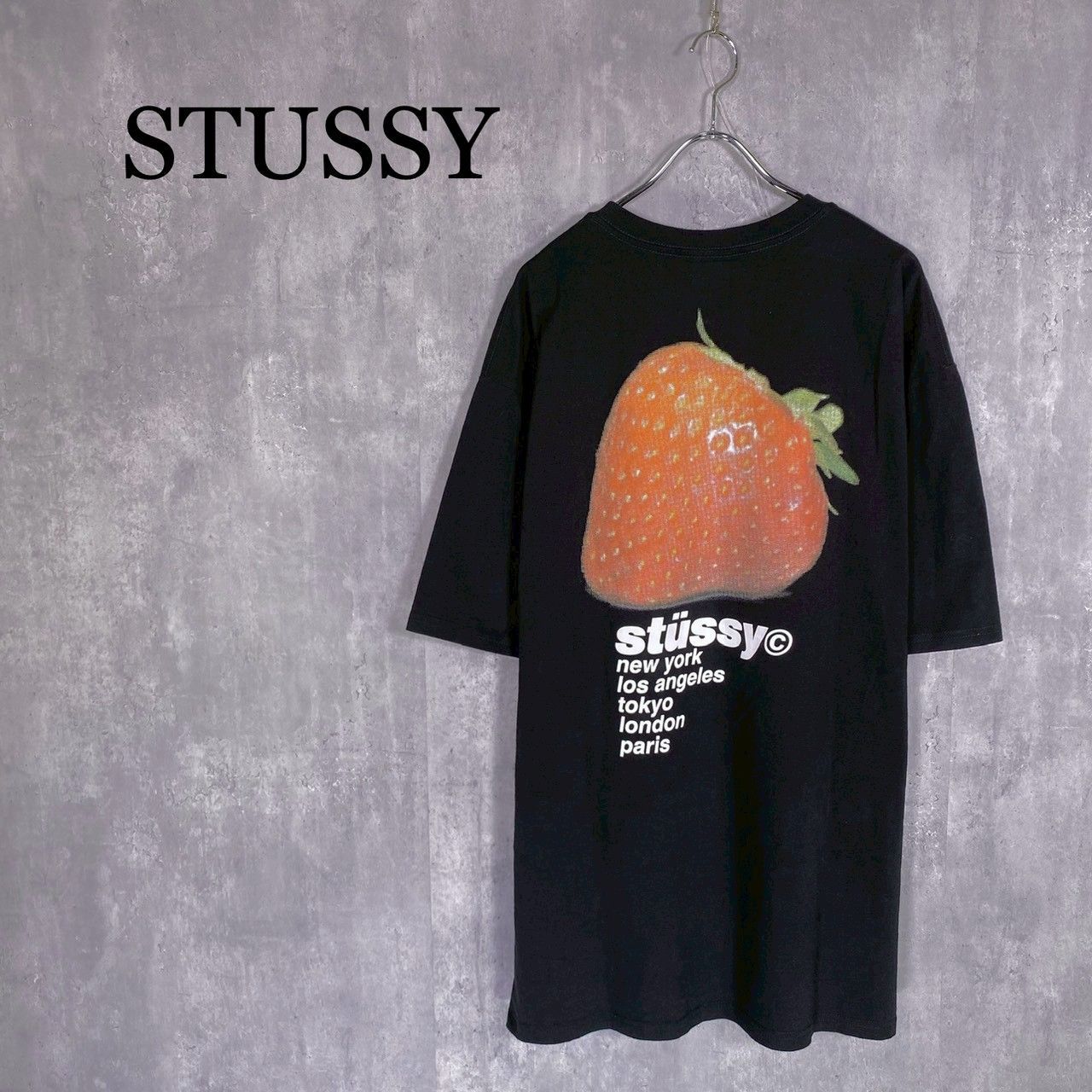 『STUSSY』ステューシー (XL) ストロベリーTシャツ 半袖