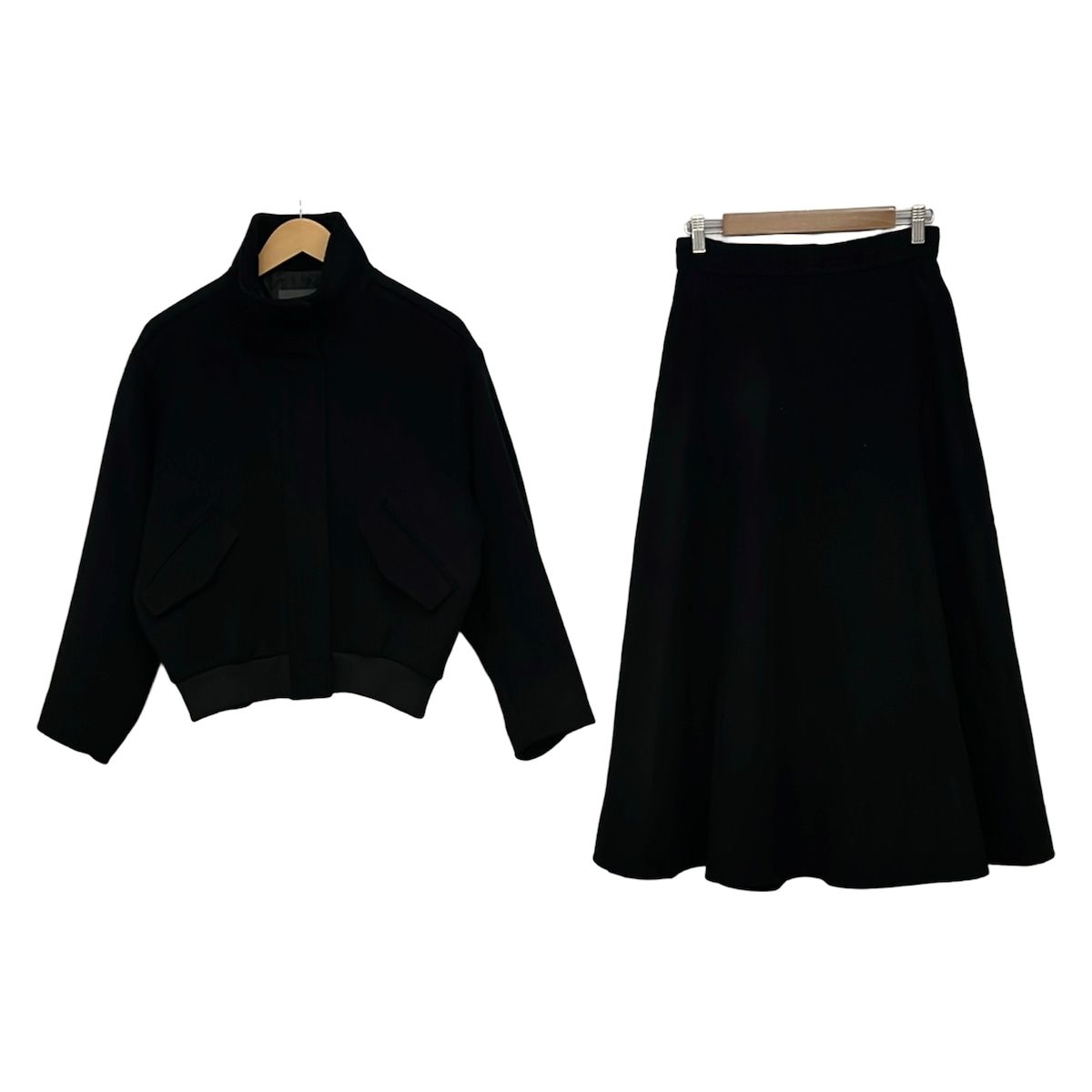 uncrave(アンクレイヴ) スカートセットアップ レディース美品 - ダークネイビー ジップアップ