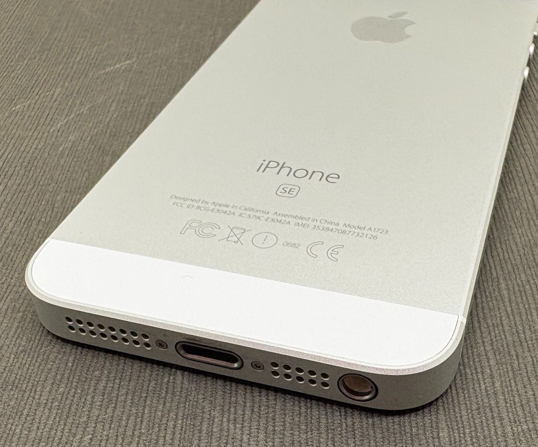 ジャンク】iPhoneSE 第1世代 32GB シルバー softbank -SP866- - メルカリ