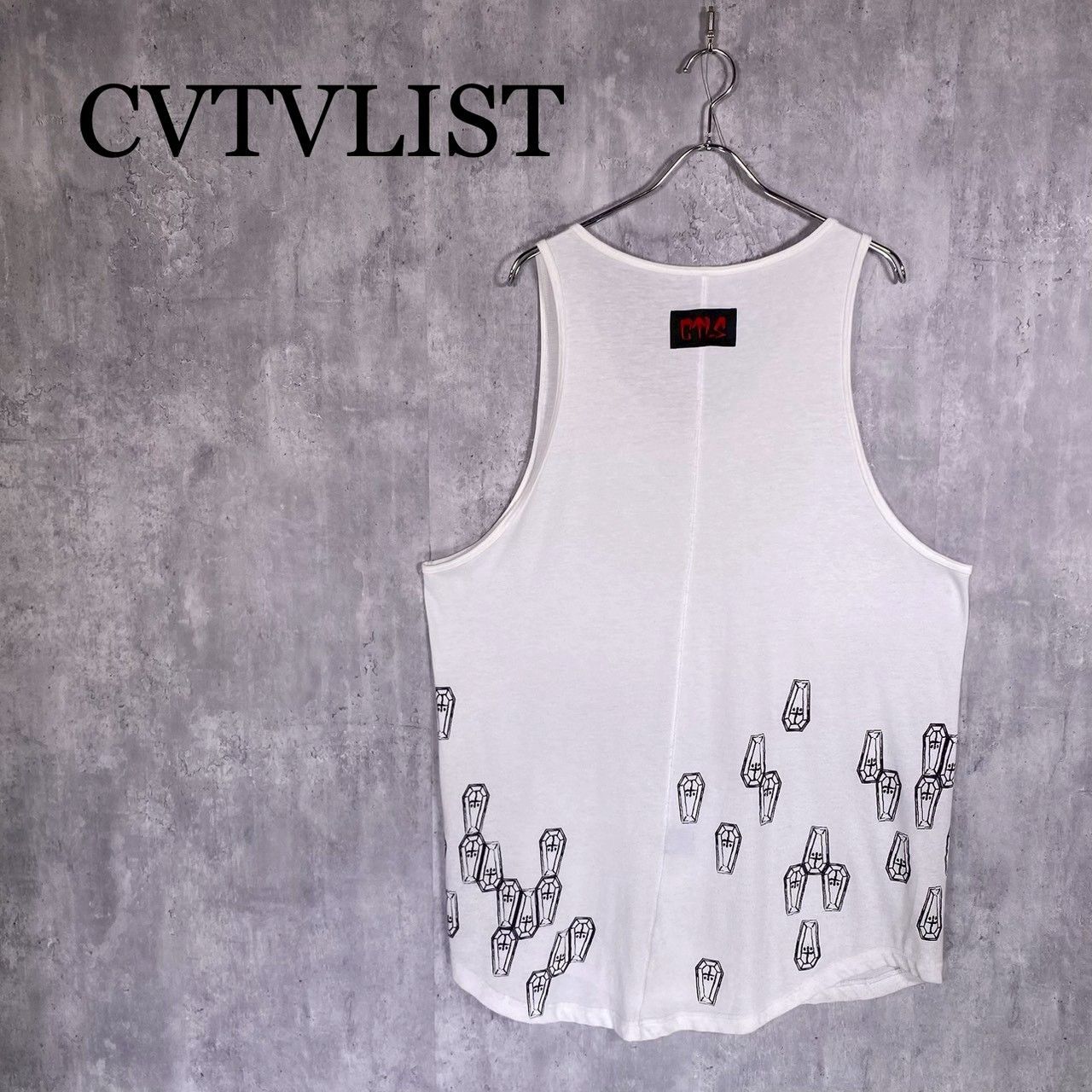 ○★新品未使用　CVTVLIST　ファイヤープリント タンクトップ　1　ホワイト CVTVLIST』カタリスト (1) ホワイトカラータンクトップ ノースリーブ