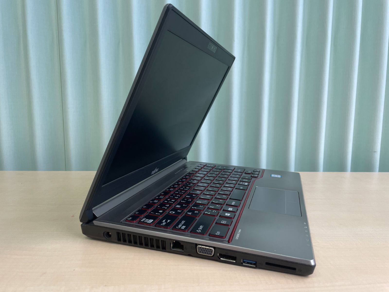第6世代Core i5・軽量モバイル・SSD256GB】富士通 LIFEBOOK E736/M
