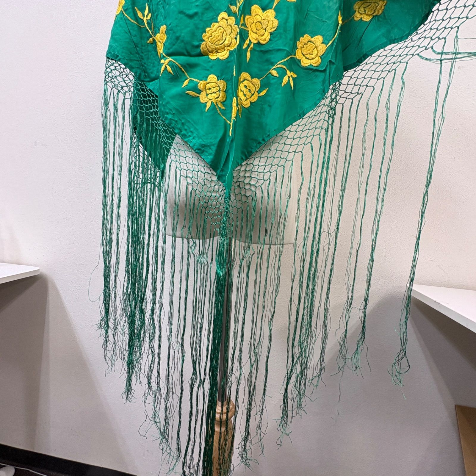 フラメンコ　シージョ　グリーン フラメンコ シージョ 緑 グリーン 花柄刺繍 フリンジ ショール フラメンコ