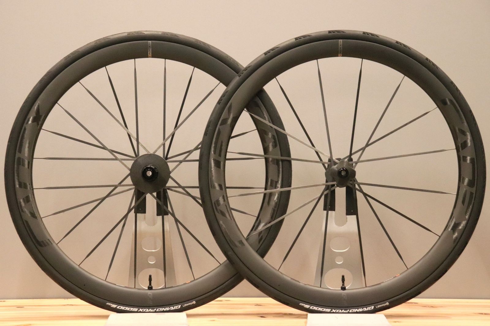 カデックス CADEX マックス MAX 40 DISC カーボン ディスク チューブレスレディ ホイールセット シマノ11S/12S フックレス 【芦屋店】