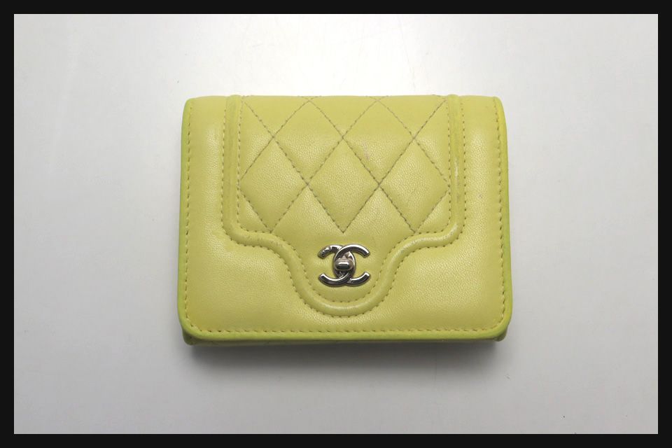 ■CHANEL 24番台 マトラッセ マドモアゼル SV金具 レザー 2つ折り財布 シャネル ■0514pl329-7D