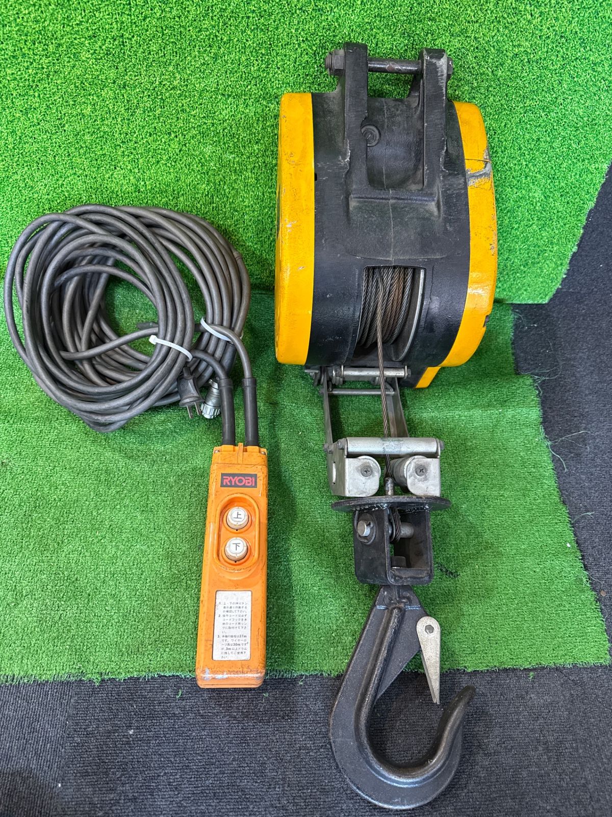 RYOBI WI-195 電動ウインチ ・本体・リモコン付き/最大巻上荷重200㎏ワイヤーロープ５㎜×30ｍ※現状品(チ-366)