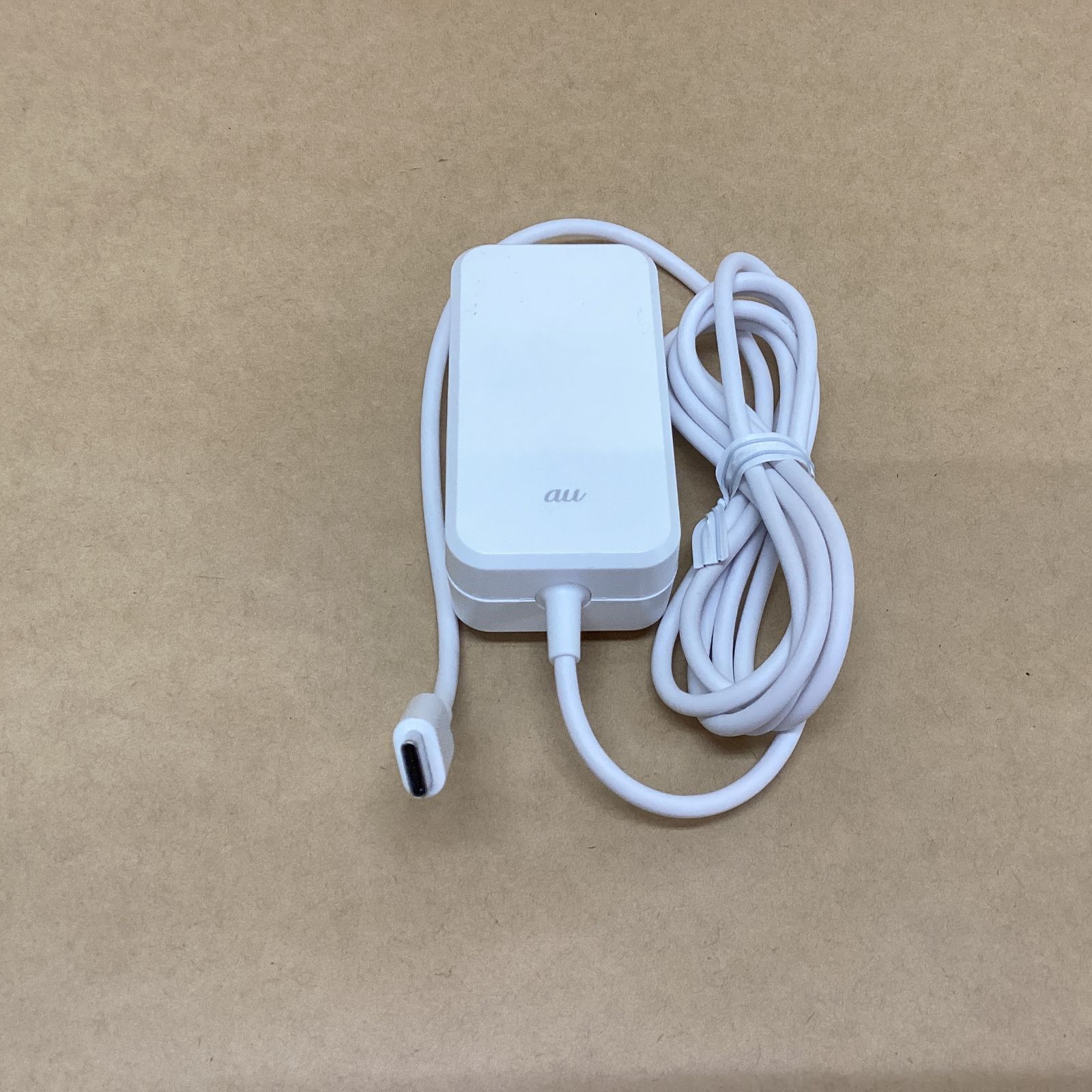 AU純正 PD対応 27W Type-C急速充電器 0602PQA - メルカリ