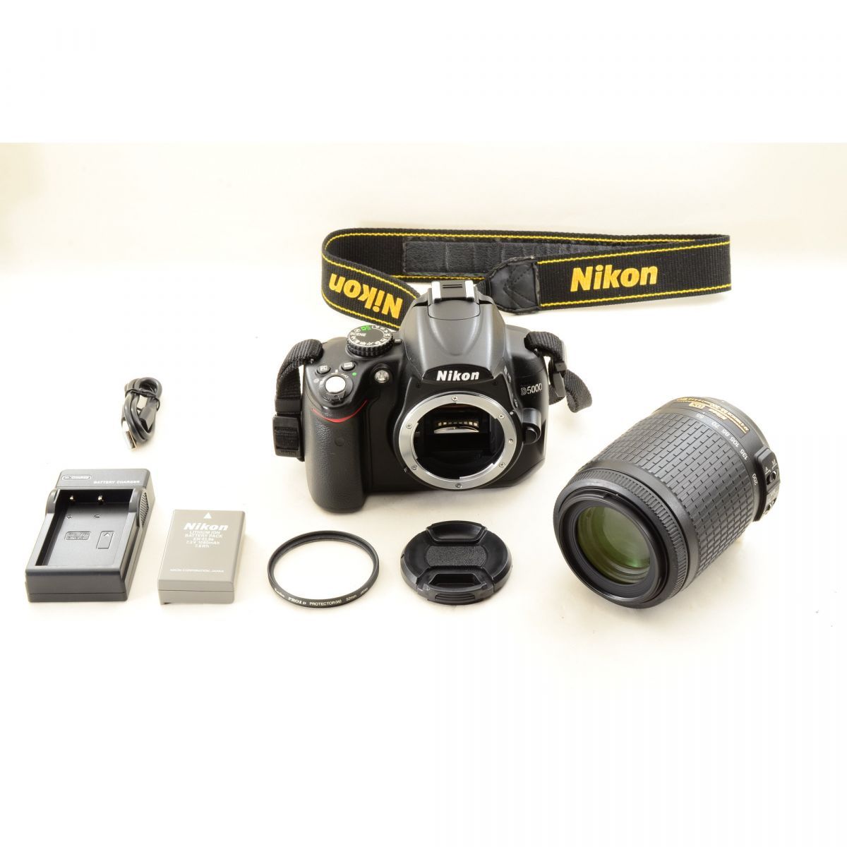 Nikon D5000 12.3MP DX AF-S 55-200mm F4-5.6G ED VR 一眼レフ