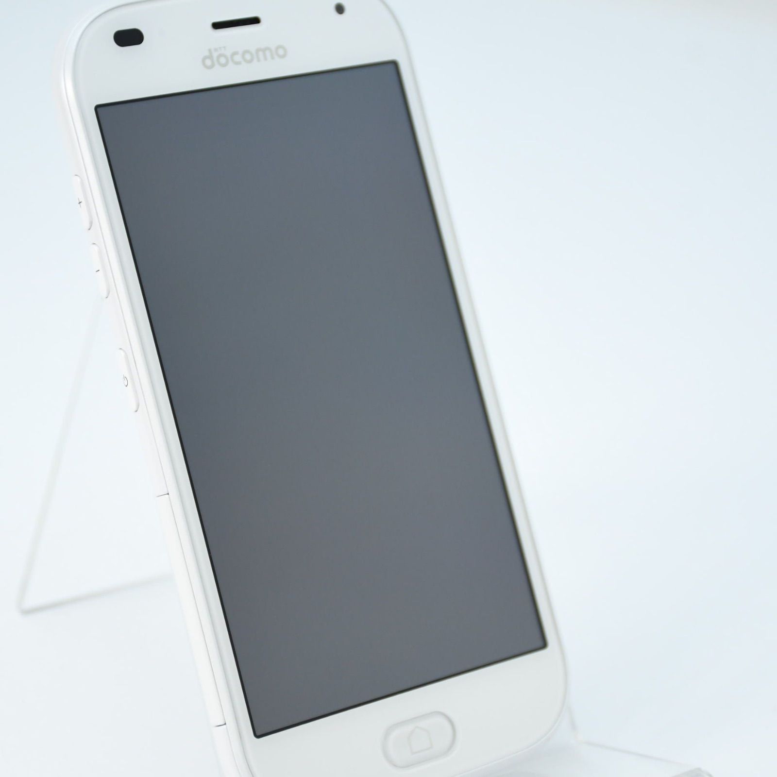 新品同様】SIMフリー F-42A らくらくスマートフォン ホワイト - メルカリ
