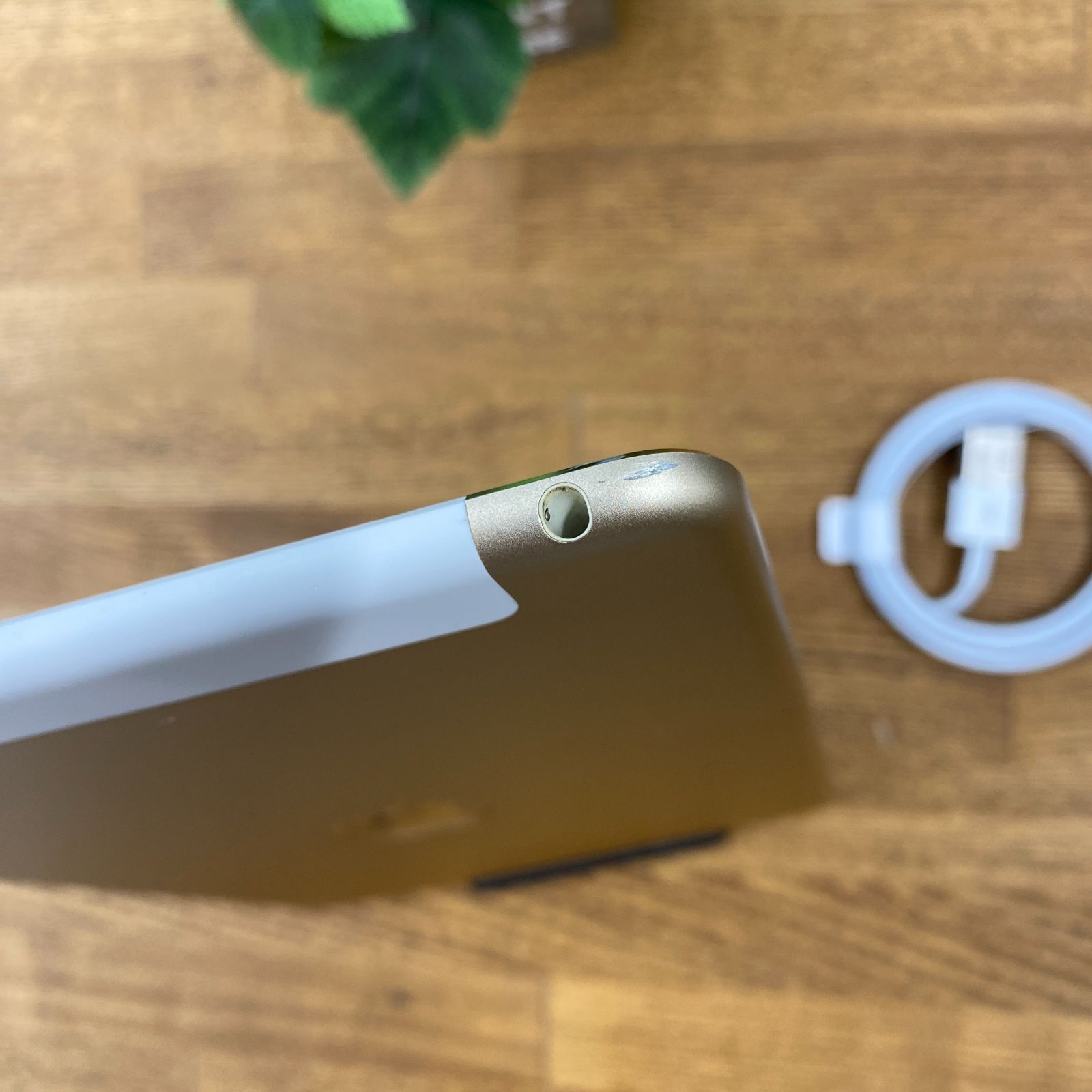 iPad mini 4 128GB Docomo ゴールド Bランク - メルカリ