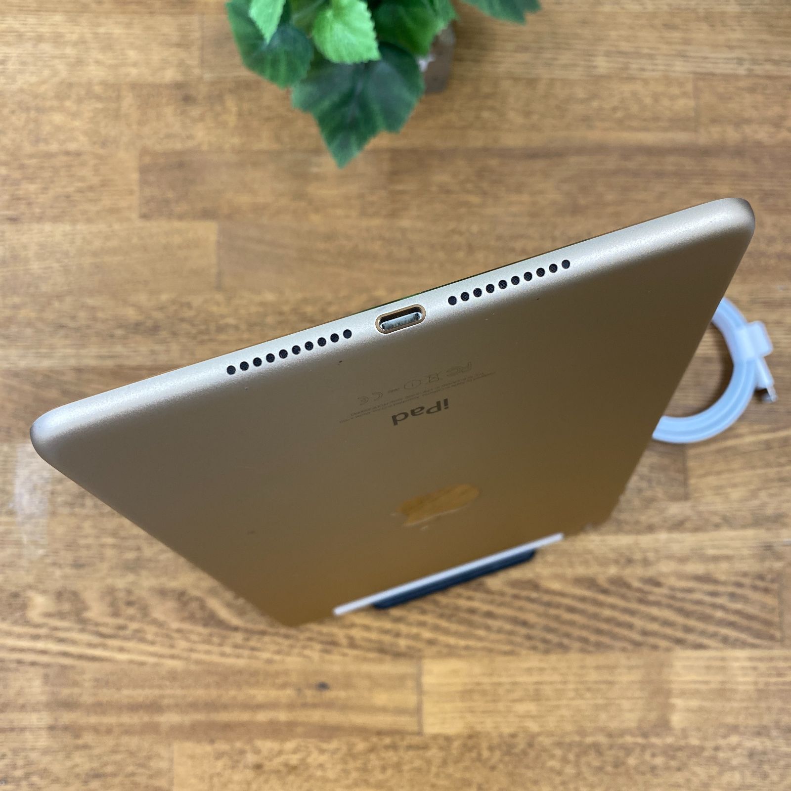 iPad mini 4 128GB Docomo ゴールド Bランク - メルカリ