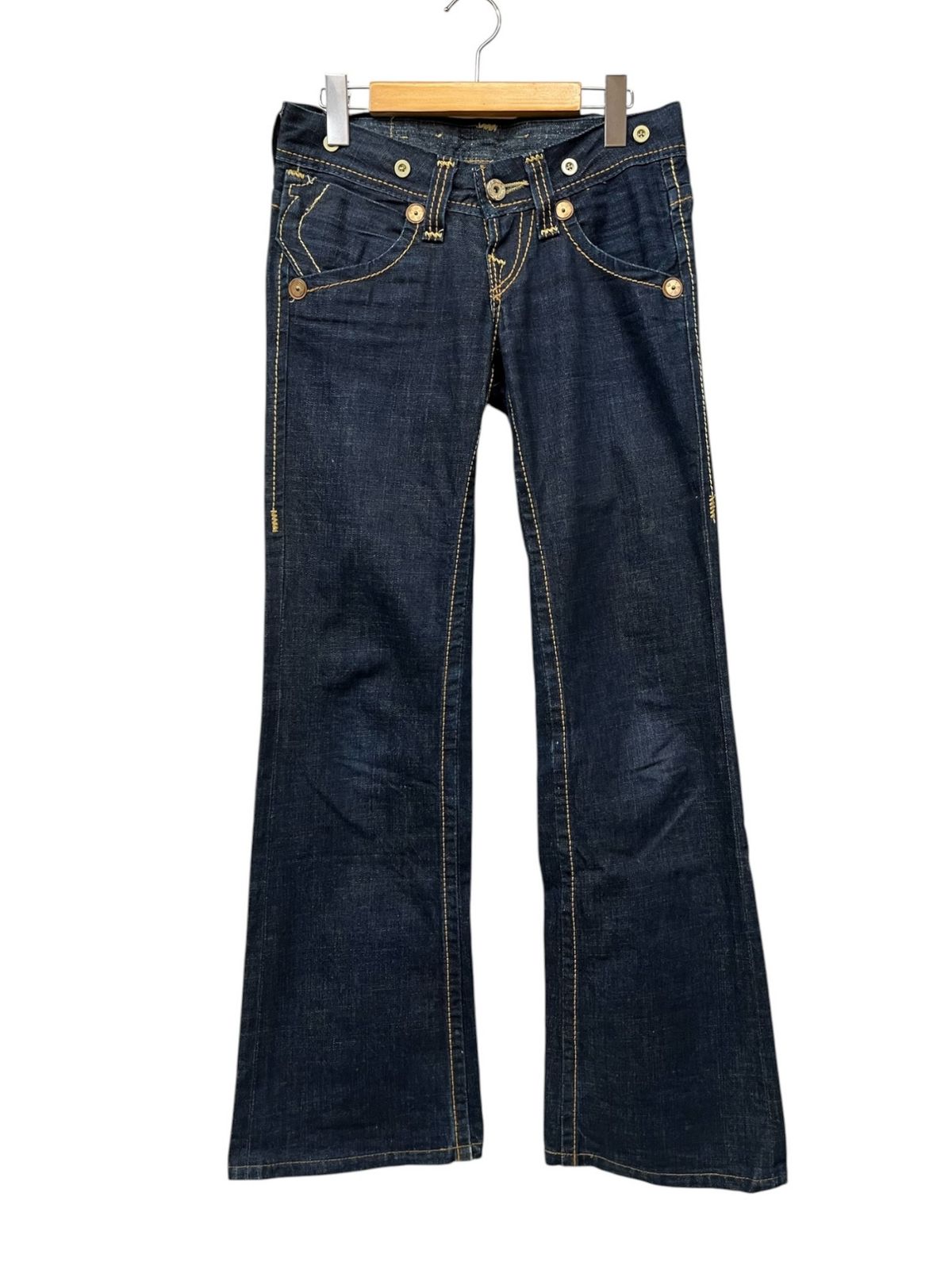 TRUE RELIGION (トゥルーレリュージョン) ローライズ フレアデニム