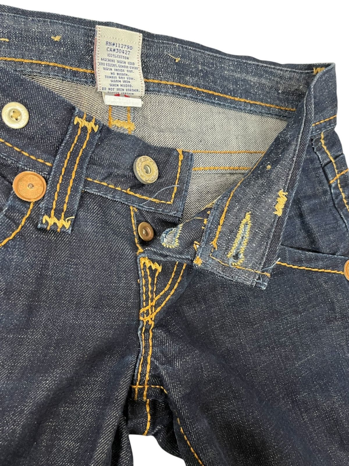 TRUE RELIGION (トゥルーレリュージョン) ローライズ フレアデニム
