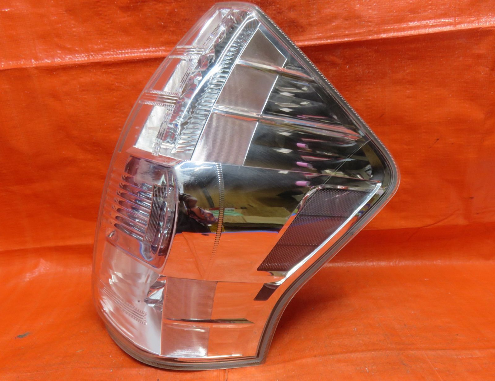 LF372* 点灯OK プリウスα ZVW41W (右) テールライト LED テールランプ