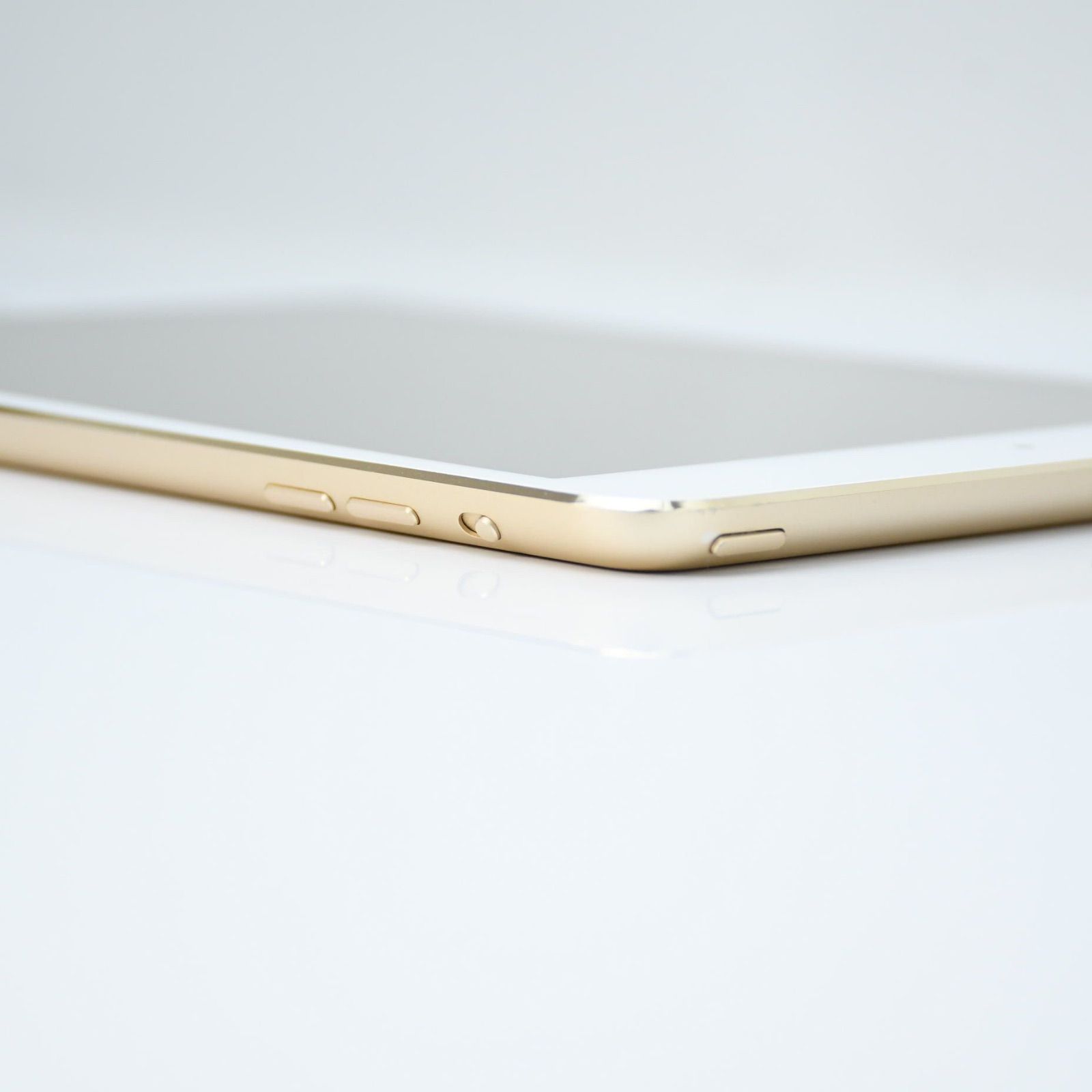 iPad mini 3 64GB ゴールド Wi-Fi 美品 - メルカリ