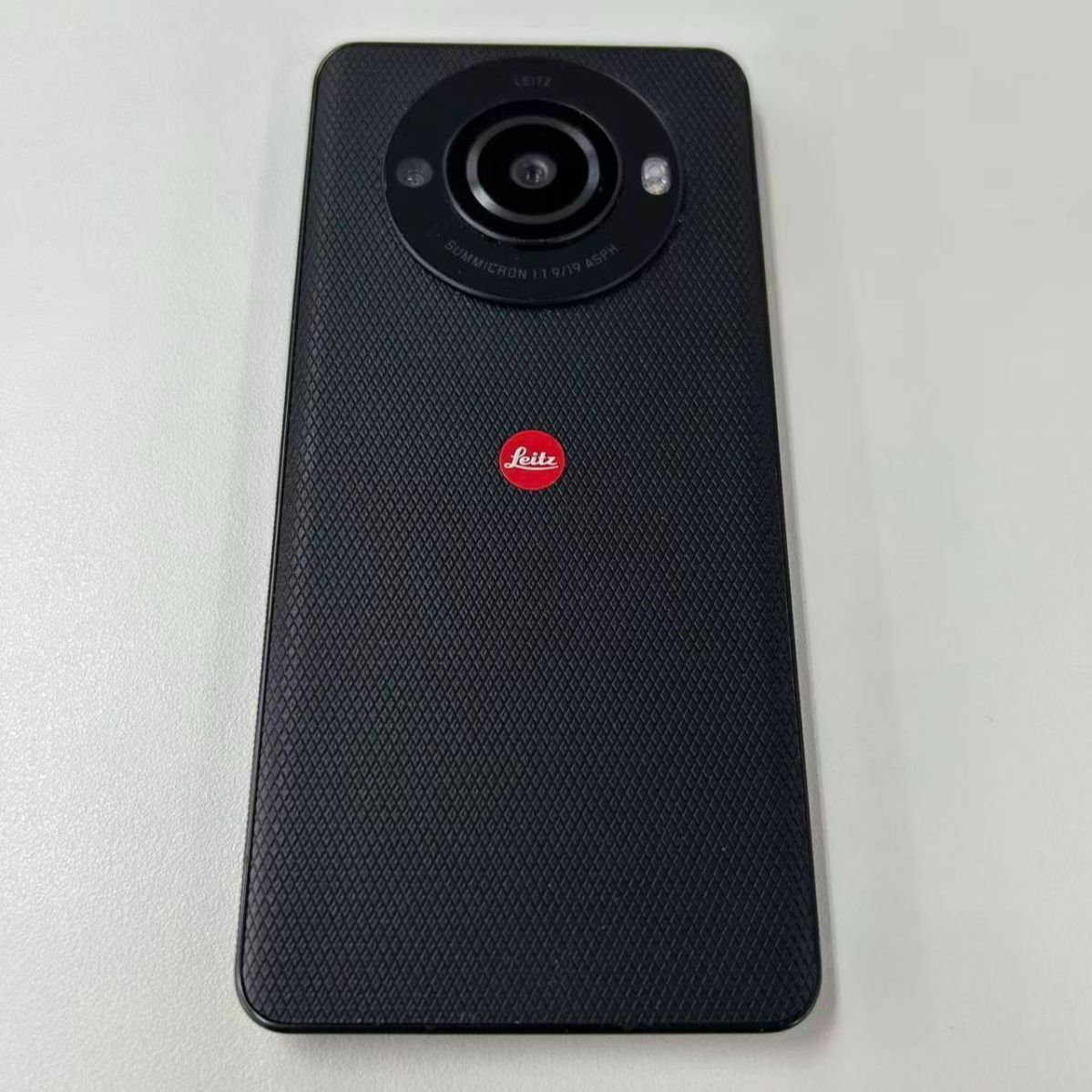 【訳あり品】Leitz phone 3