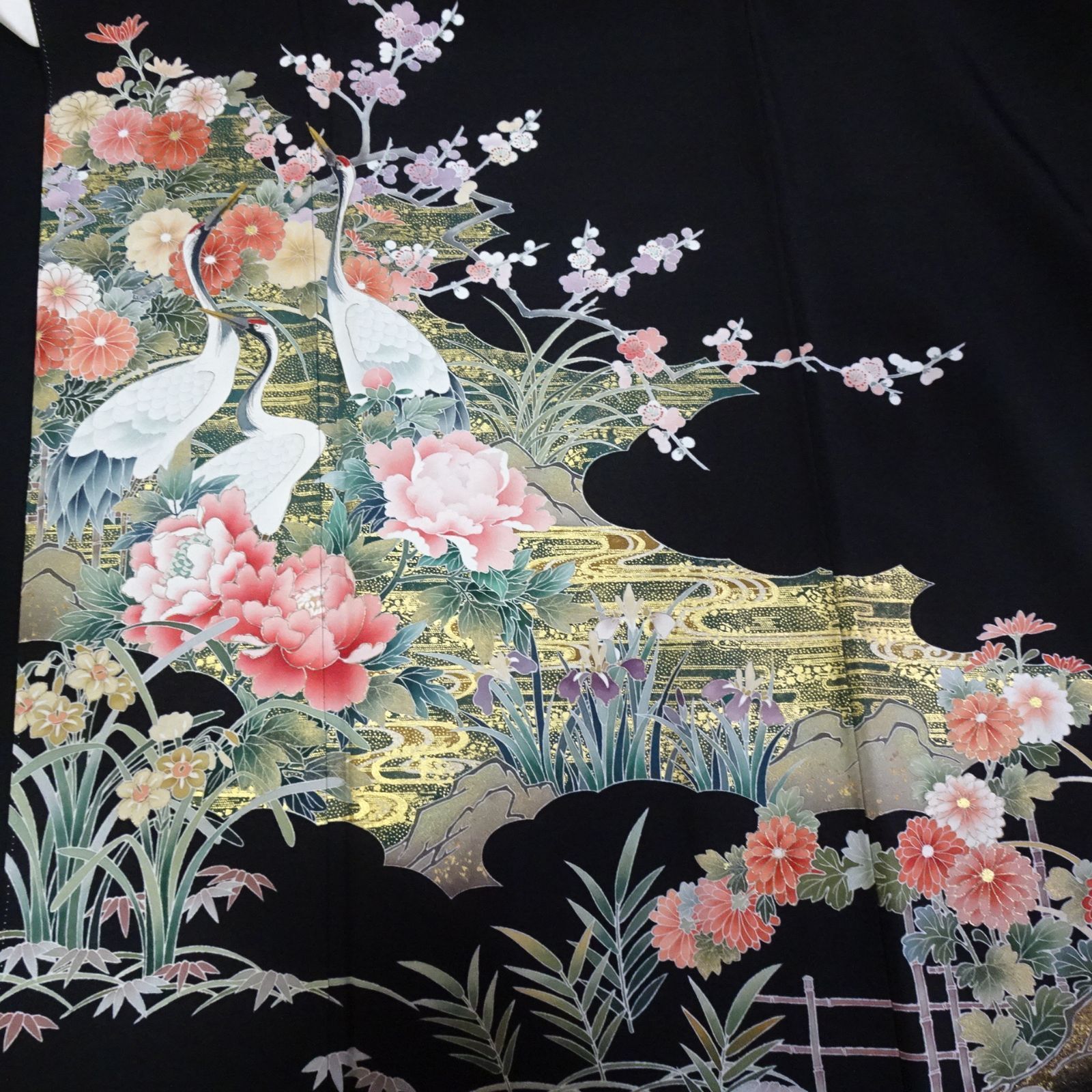 中古　黒留袖　五つ紋　着物　作家物　鶴　牡丹　梅　礼服　結婚式【232652】