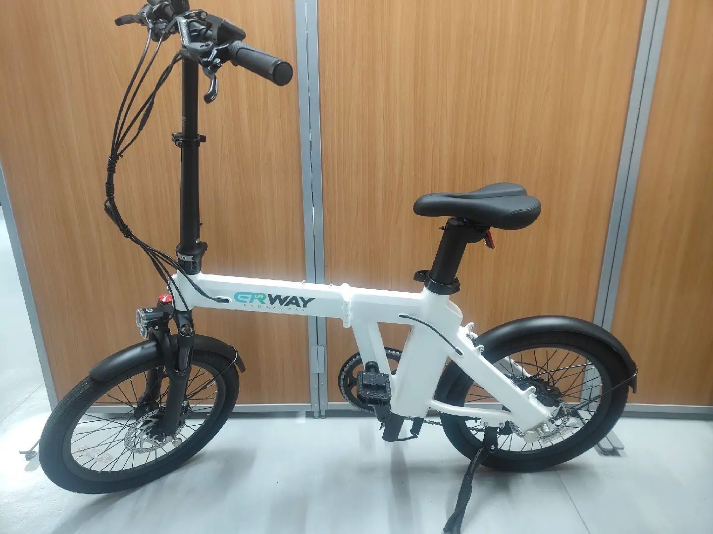 【歳末SALE開催中！】折りたたみ電動アシスト自転車 ERWAYA02 ホワイト セール開催中！】折りたたみ電動アシスト自転車 ERWAY A02 ホワイト