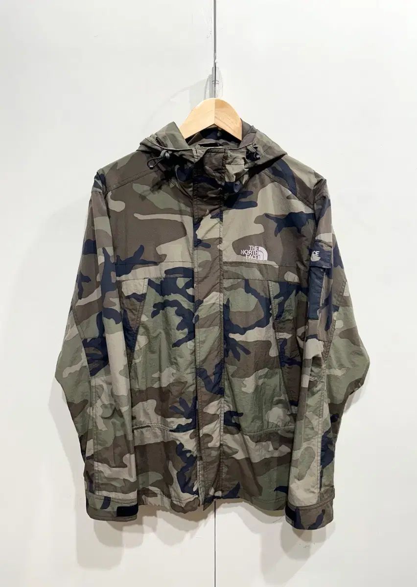 THE NORTH FACE ザノースフェイス ミリタリー カモフラージュ ウィンドブレーカー ジャケット