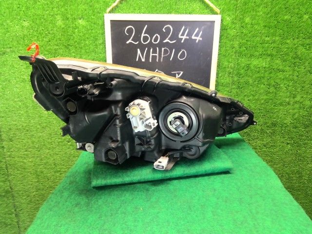アクア 左ヘッドランプASSY DAA-NHP10 81150-52E90 082 自社品番