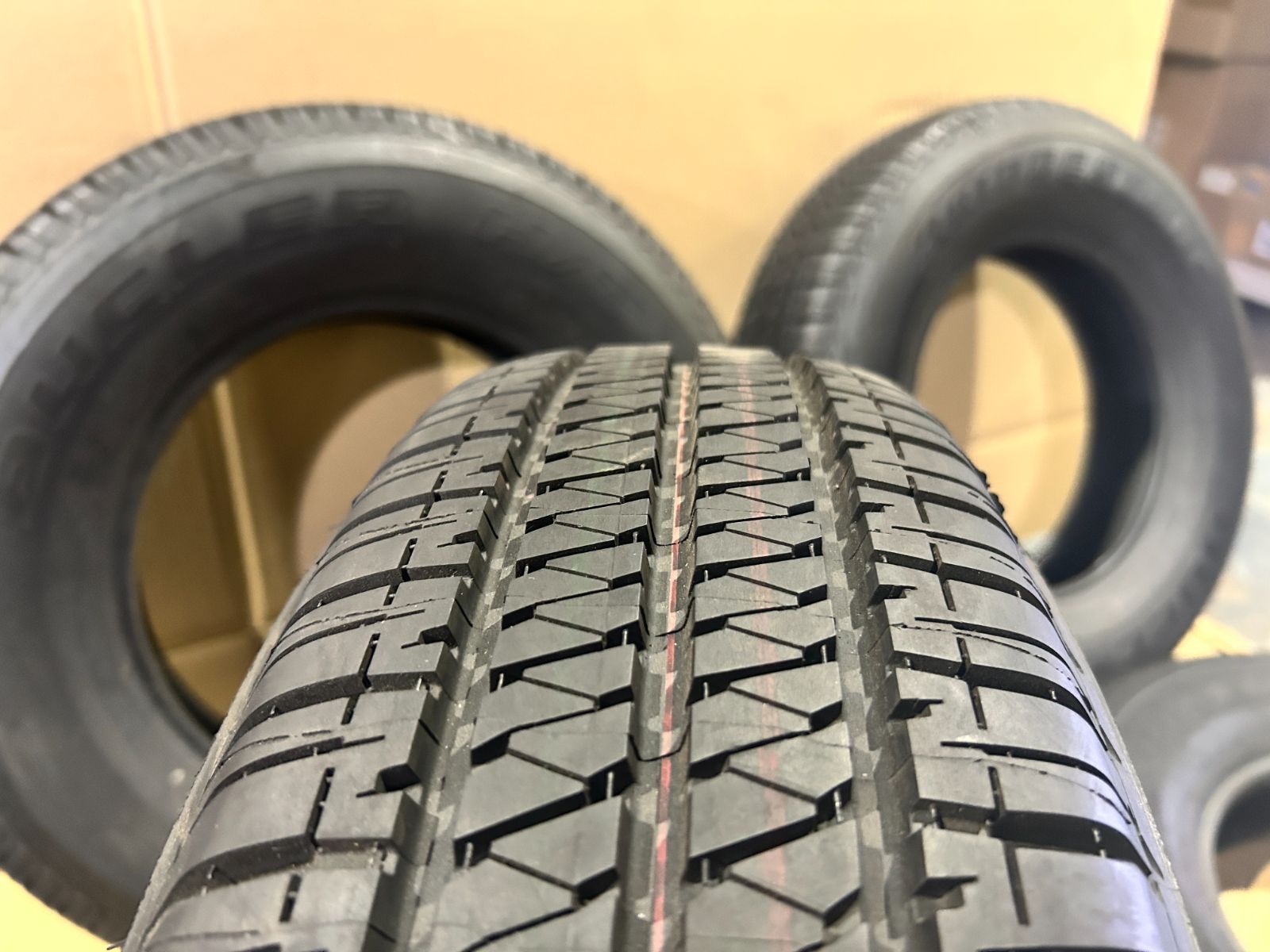 タイヤ4本セット ジムニー新車外し ブリヂストン 195/80R15 バリ溝