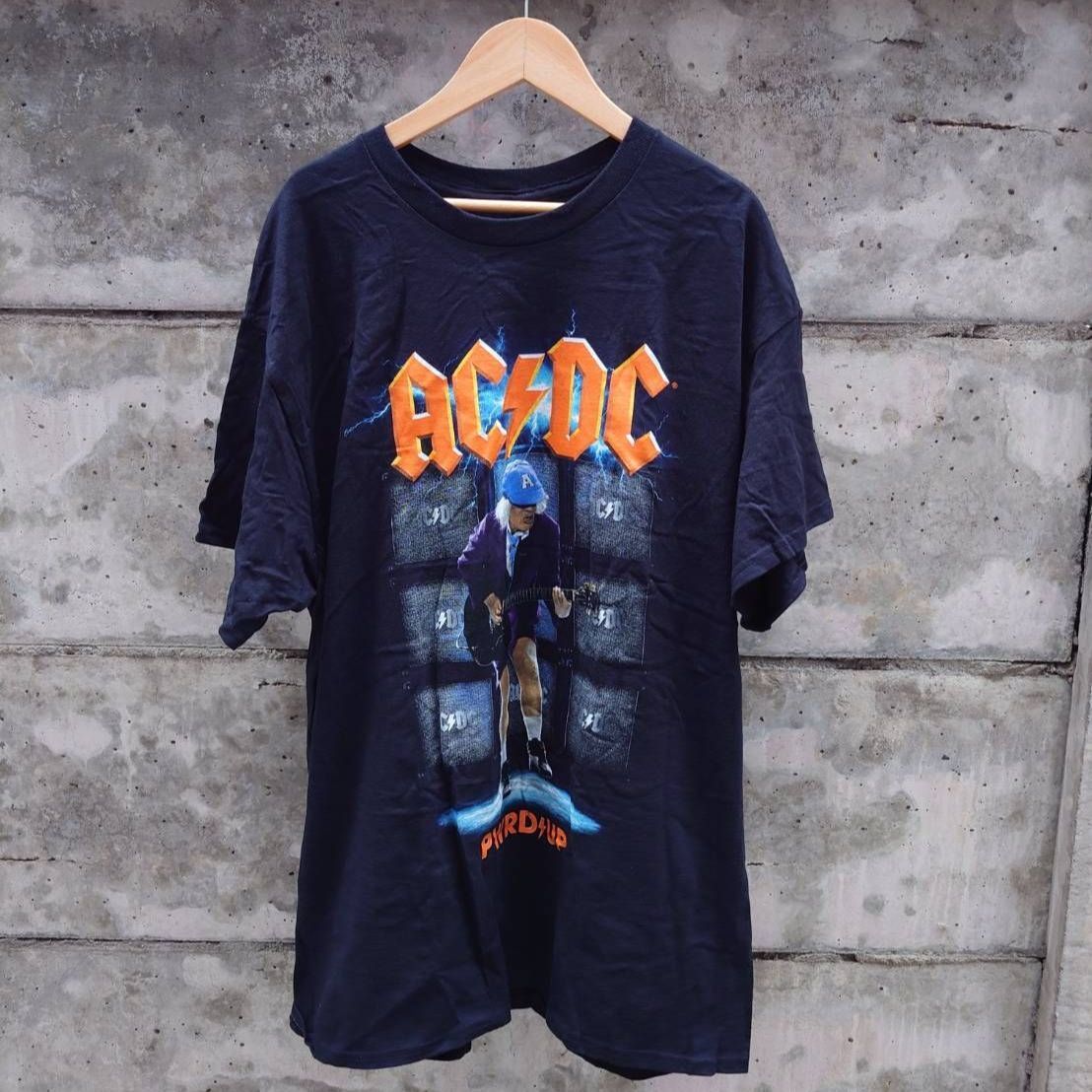 エーシーディーシー＿AC/DC　新品オフィシャルTシャツ　ANGUS AMPS EU TOUR '25