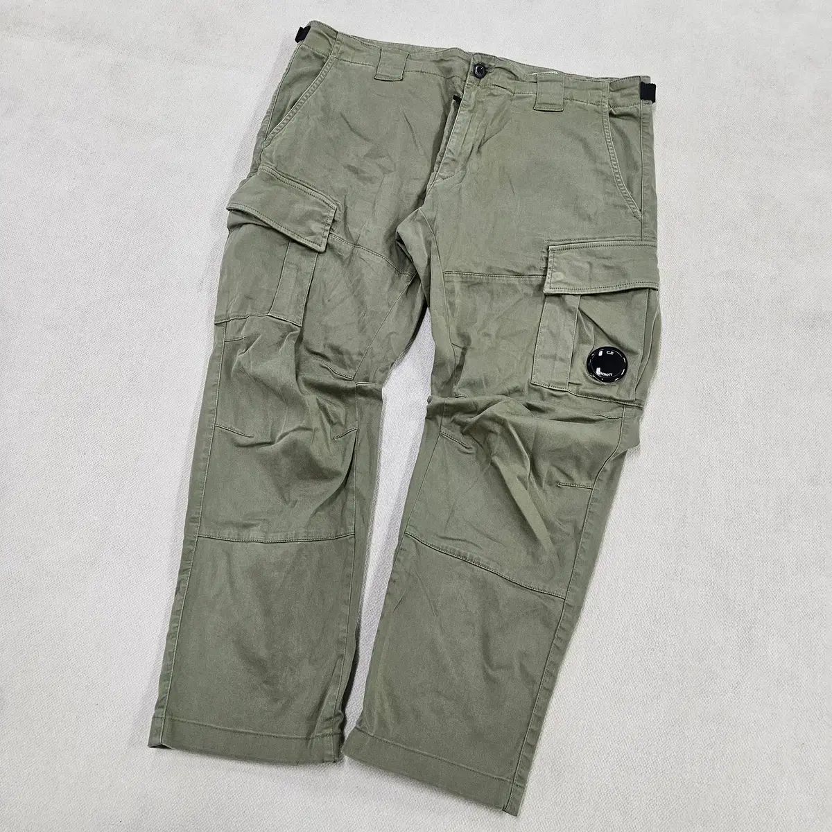 52 C.P. COMPANY シーピーカンパニー レンズ ワッペン カーゴ パンツ (ボタンなし) 0526Y