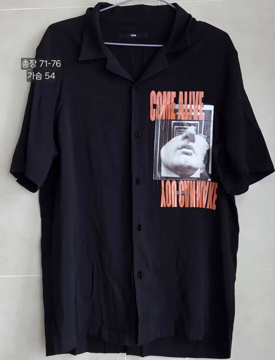 The HANDSOME SYSTEM homme ブラック グラフィック 半袖 シャツ サイズ 100