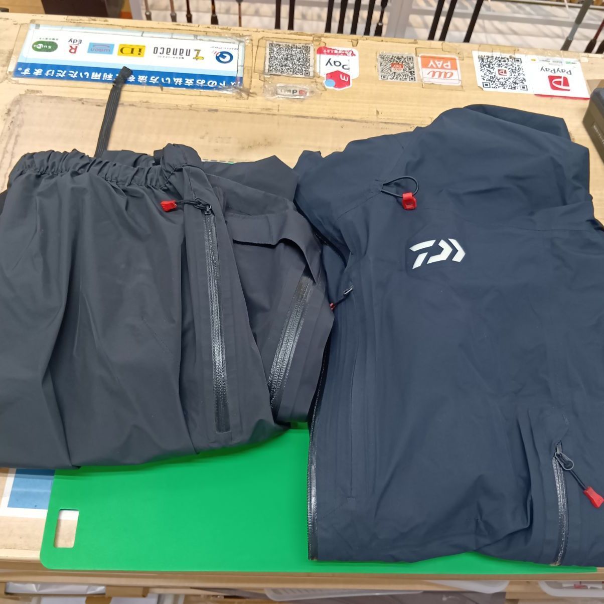 【大宮宮原店 併売】ダイワ ゴアテックス DR-16009 上下セット 釣具いちばん館大宮宮原店