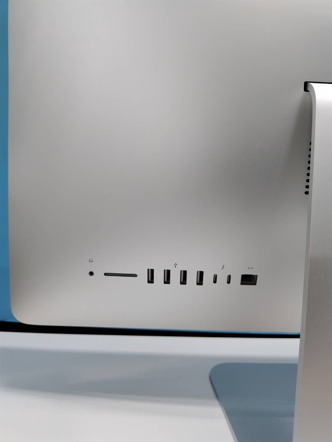 iMac (Retina 4K/21.5インチ/2019年モデル) 1TB/8GB〈MRT32J/A