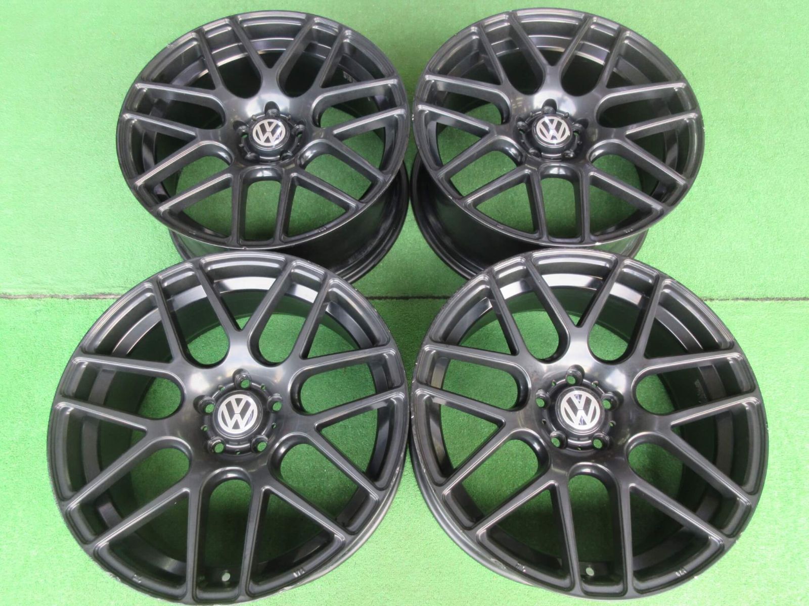 ワーゲン用ホイール！　ＭＬＪ　ハイペリオンＣＶＭ　8.5J-19 5H112 +45　ドレスアップにいかがですか？
