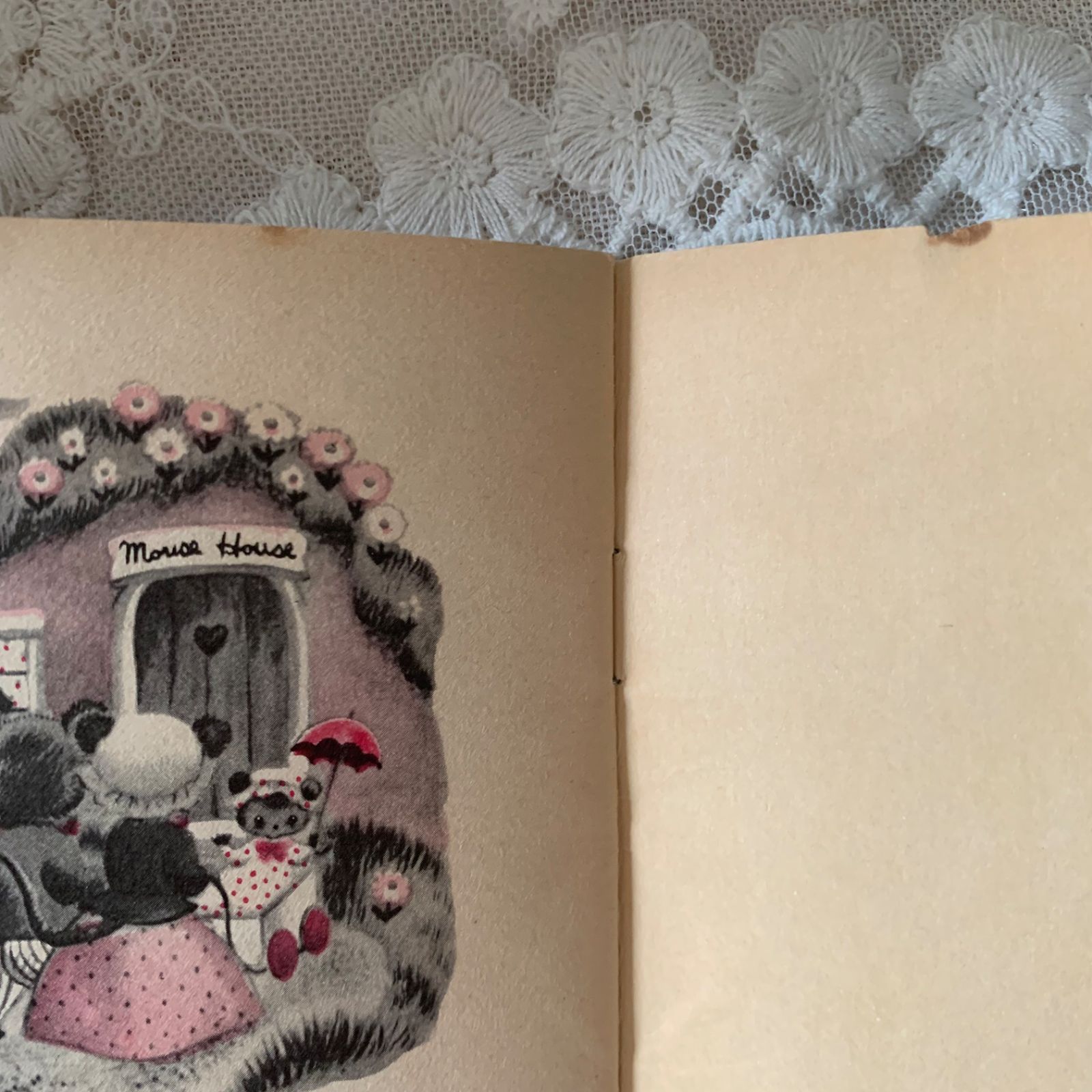 ヴィンテージ絵本 MR. MOLE'S HOUSE ジャンクジャーナル素材 洋書 古書