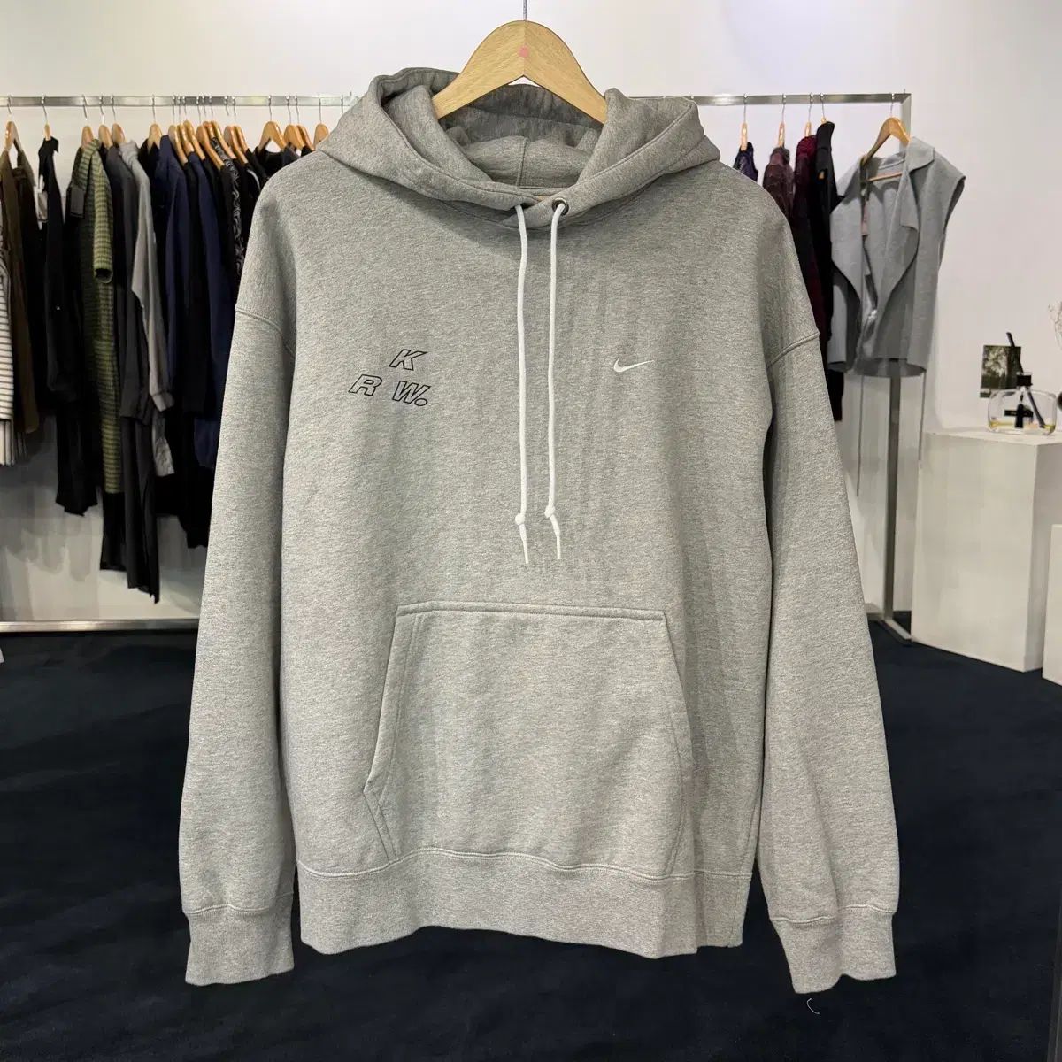 XL NIKE ソロ スウッシュ フーディー Tシャツ