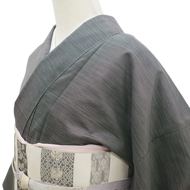 本場大島紬　縞　ライトグレー　正絹　着物　中古　【mm106】 新古品】 大島紬 付下げ 着物 本場大島紬 縞大島 付け下げ 未使用 正絹