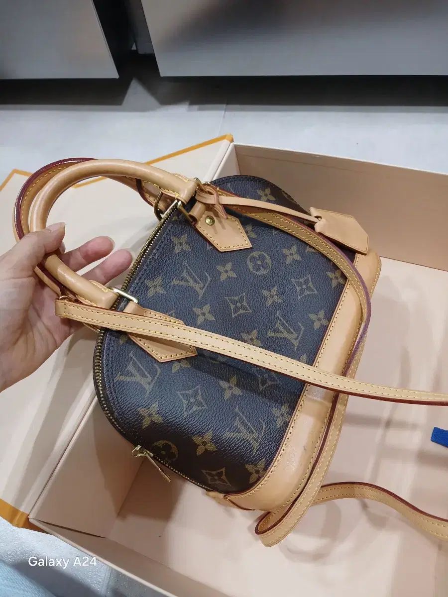 正規品 Louis Vuitton ルイヴィトン アルマbb