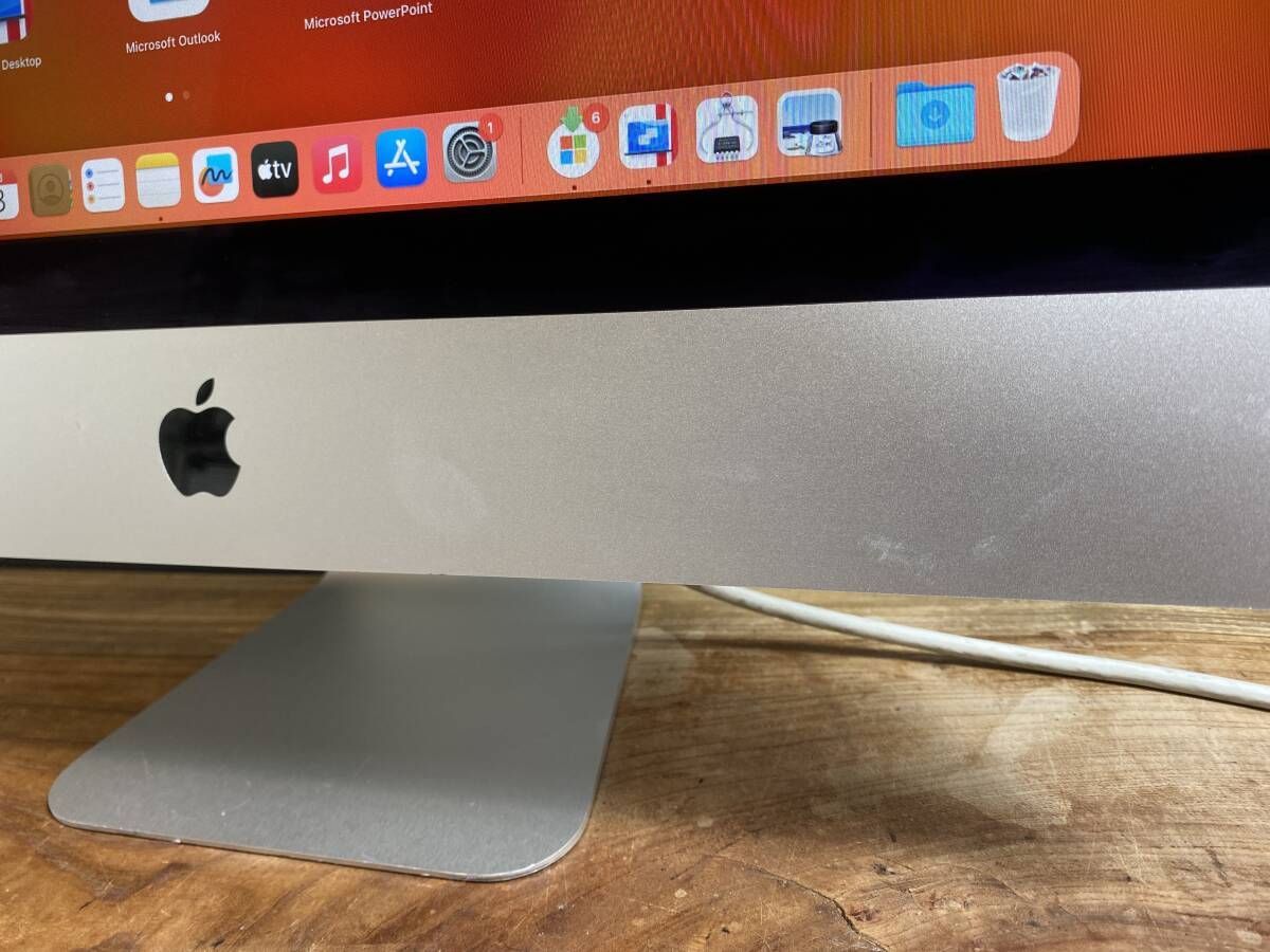 良品］Apple iMac（21.5インチ, Late 2015）/ Core i5 / メモリ8GB