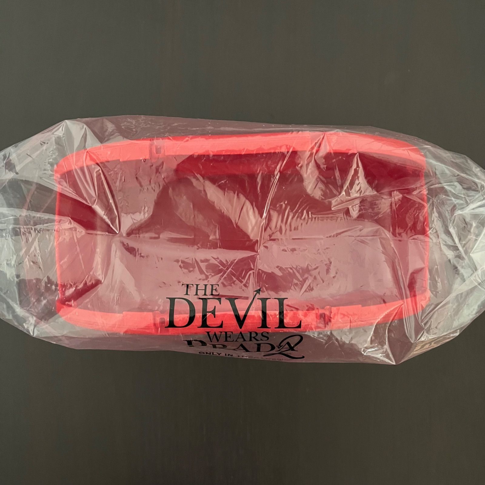 プラダを着た悪魔2 レッドバッグケース ポップコーンバケット - メルカリ