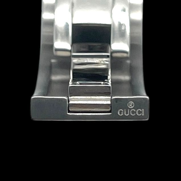 美品 新品電池 稼働品 GUCCI グッチ レディース腕時計 バングルウォッチ 2400S クォーツQZ 2針 シルバー スイス製 美品 新品電池 稼働品 GUCCI グッチ レディース腕時計 バングルウォッチ 2400S クォーツQZ 2針 シルバー スイス製