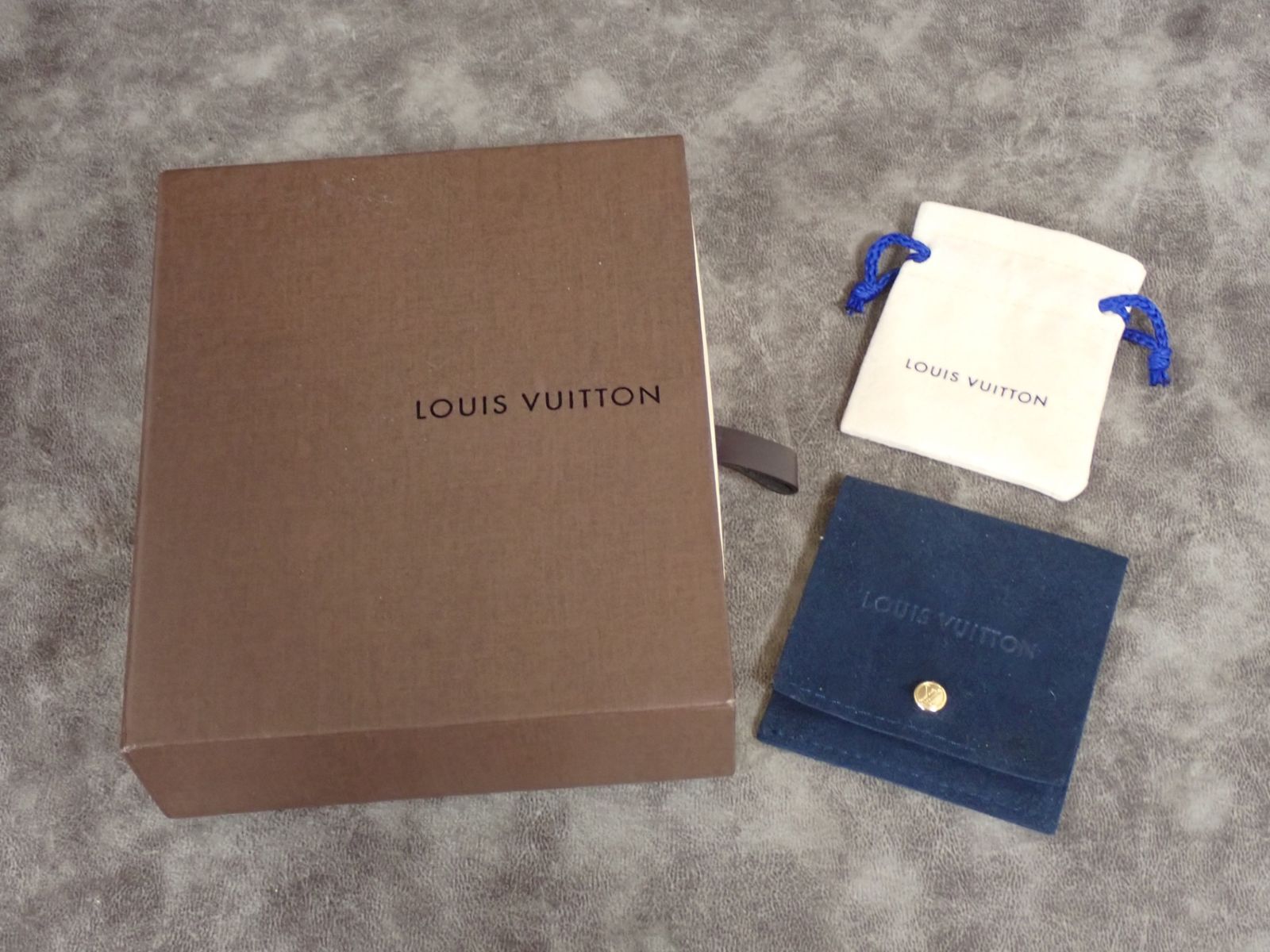 美品　ルイヴィトン　アクセサリー用保存袋　巾着袋　10枚セット　ベロア　茶色 ルイヴィトン「LOUIS VUITTON」アクセサリー用保存袋 旧型 (4447) 正規