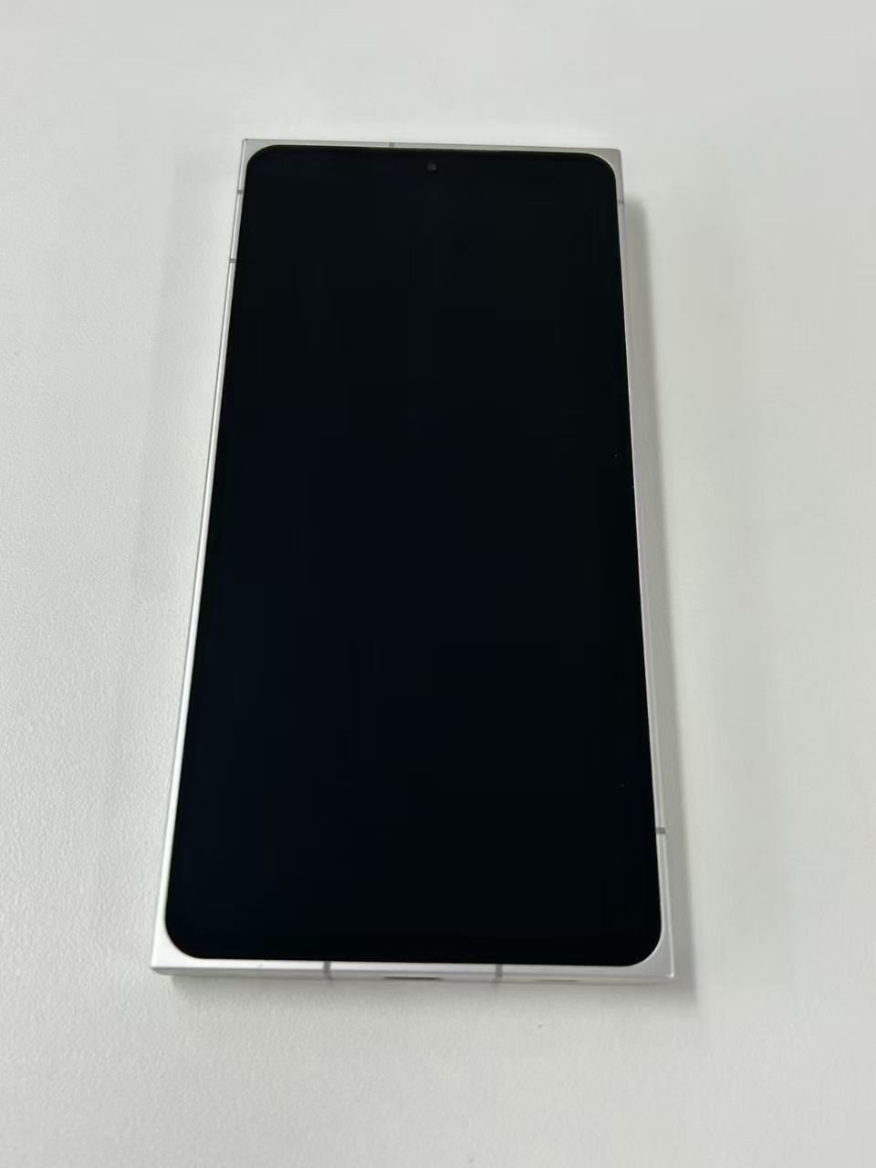 ジャンク】Leitz phone 2 ホワイト 起動不可 - メルカリ