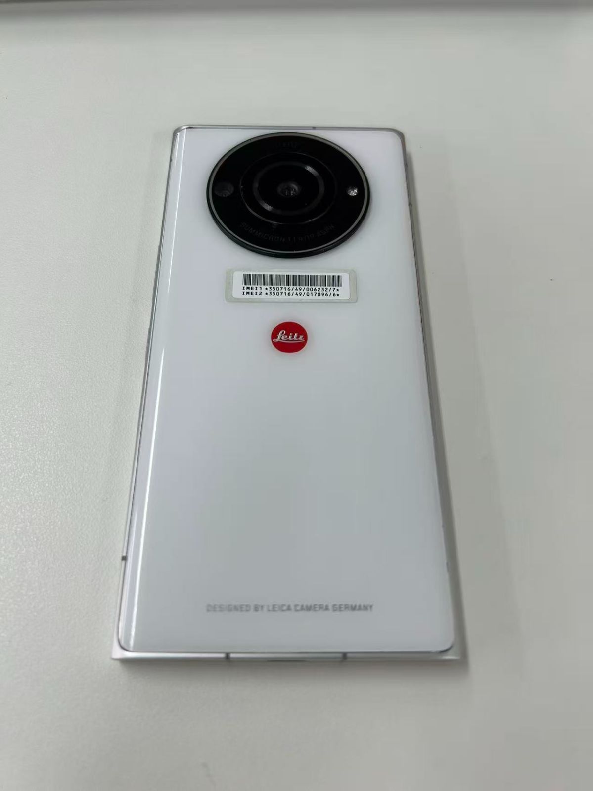 ジャンク品】Leitz phone 2 ホワイト - メルカリ
