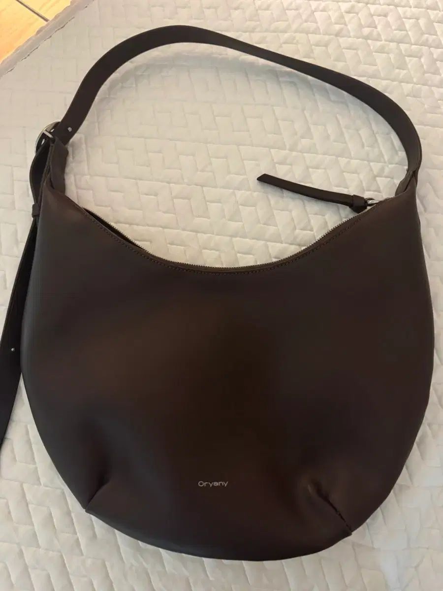 orYANY HOBO BAG