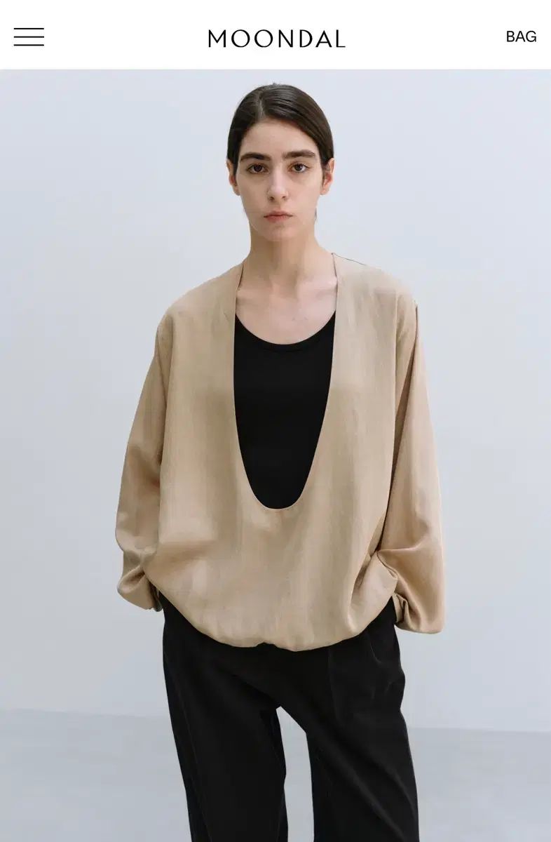 ムンダル Vネック ブラウス Fluid Layered Top