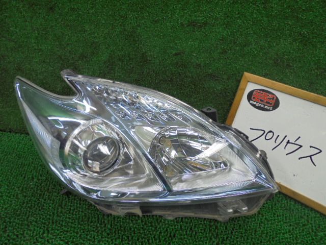 4FW9512 KGH3 トヨタ プリウス ZVW30 前期型 S ヘッドライト右　コイト47-29