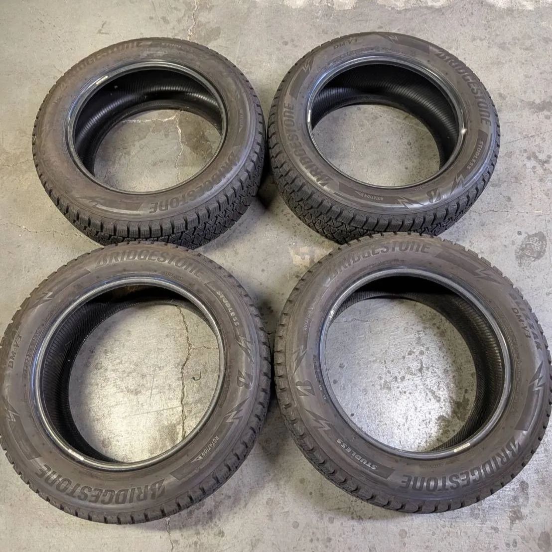 BRIDGESTONE　ブリヂストン　BLIZZAK　ブリザック　DM-V3　255/55R18　109Q　スタッドレスタイヤ　4本セット