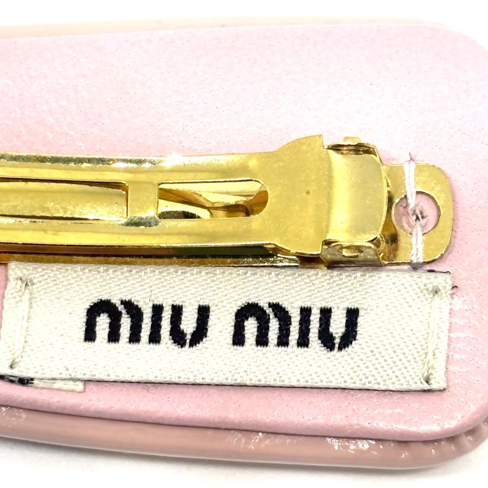 極美品】miumiu ミュウミュウ パテントレザー ロゴバレッタ ピンク