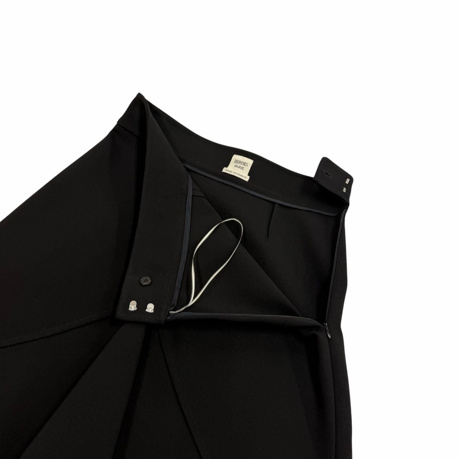 極美品☆HERMES エルメス 23SS JUPE TRAPEZE 金具付き 膝丈 無地