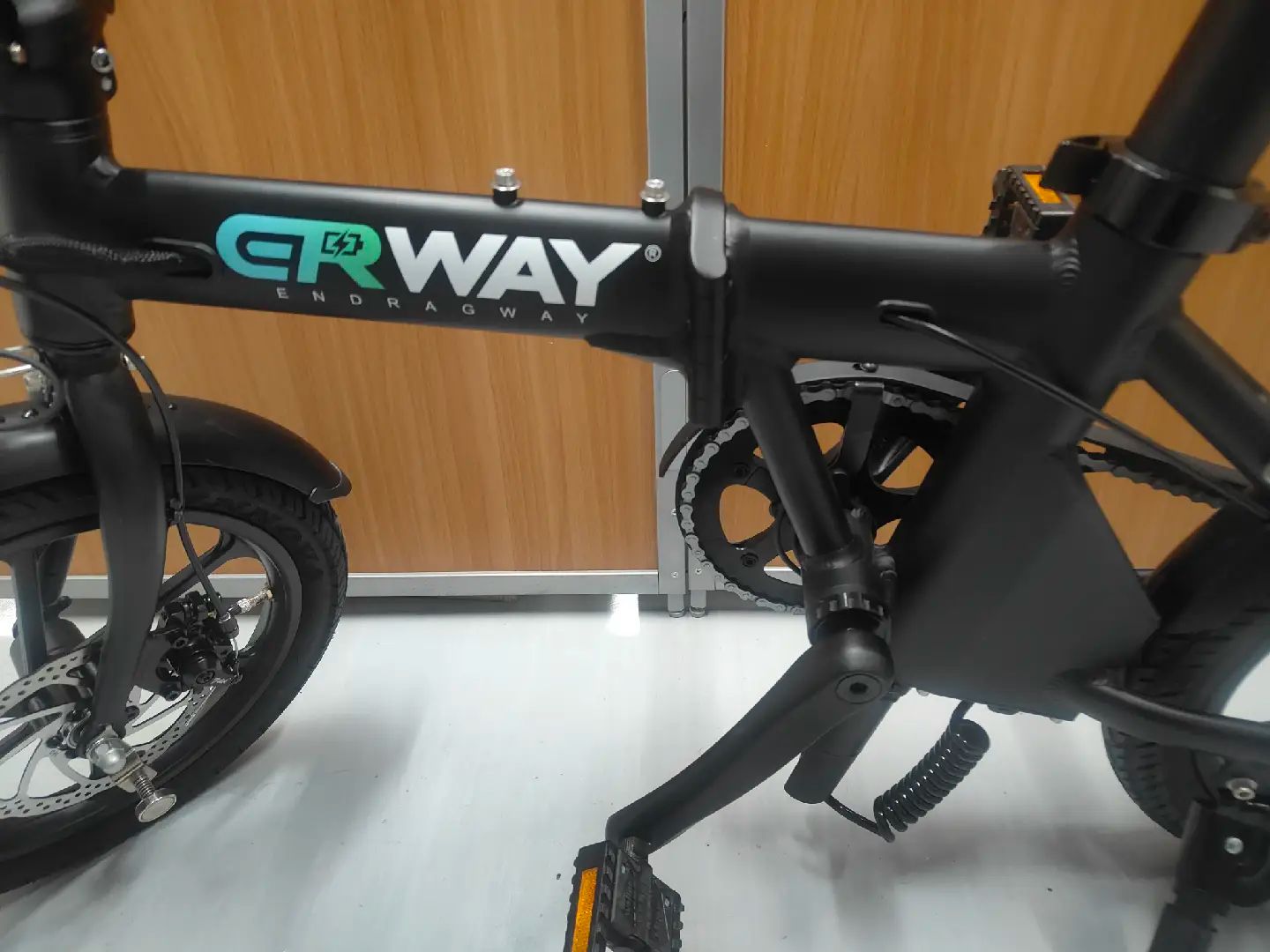 セール開催中！】電動アシスト自転車ERWAYA01 Lite ブラック - メルカリ