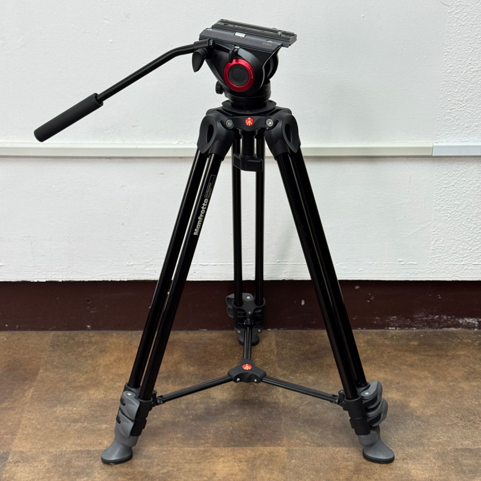 Manfrotto 伸縮式ツインアルミ三脚 MVT502AM／プロフルードビデオ雲台