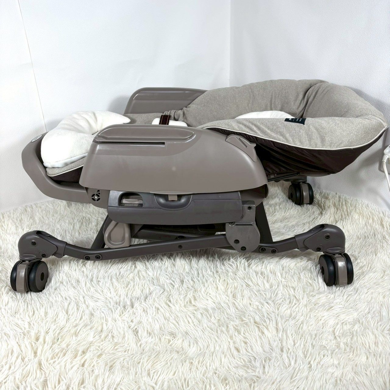 美品】 コンビ Combi ネムリラ AT BEDi EG 電動モデル - メルカリ